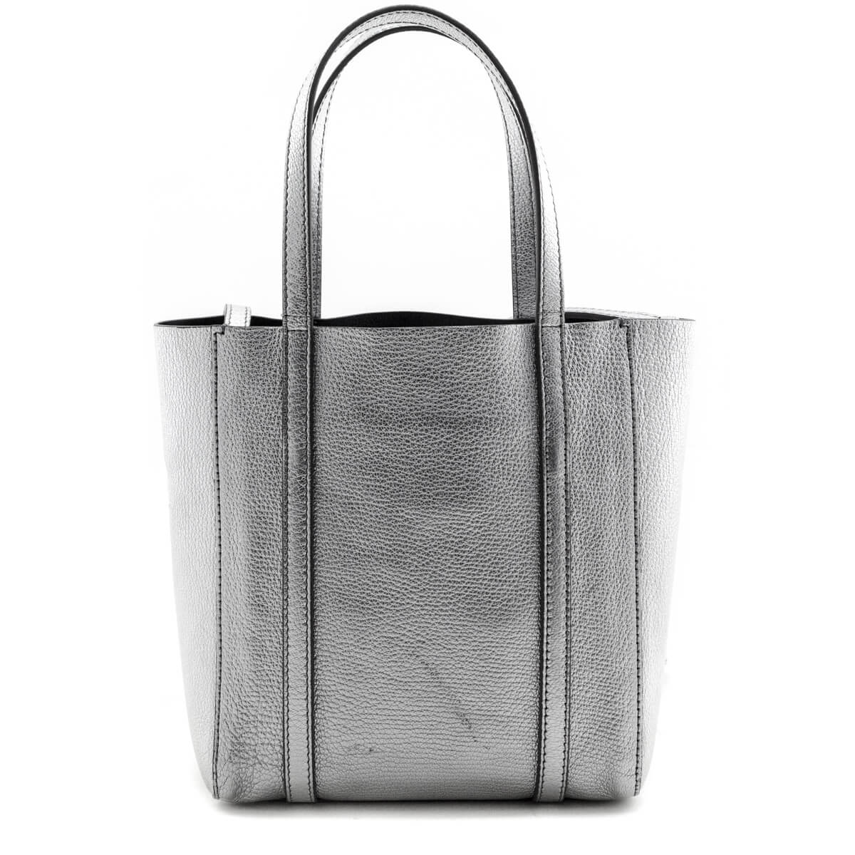 Balenciaga Argent Metallic Goatskin Logo XXS Everyday Tote - Replica Handbag 
 - Replica Handbags 
Best Quality
 Designer Handbags 
Preloved Fashions