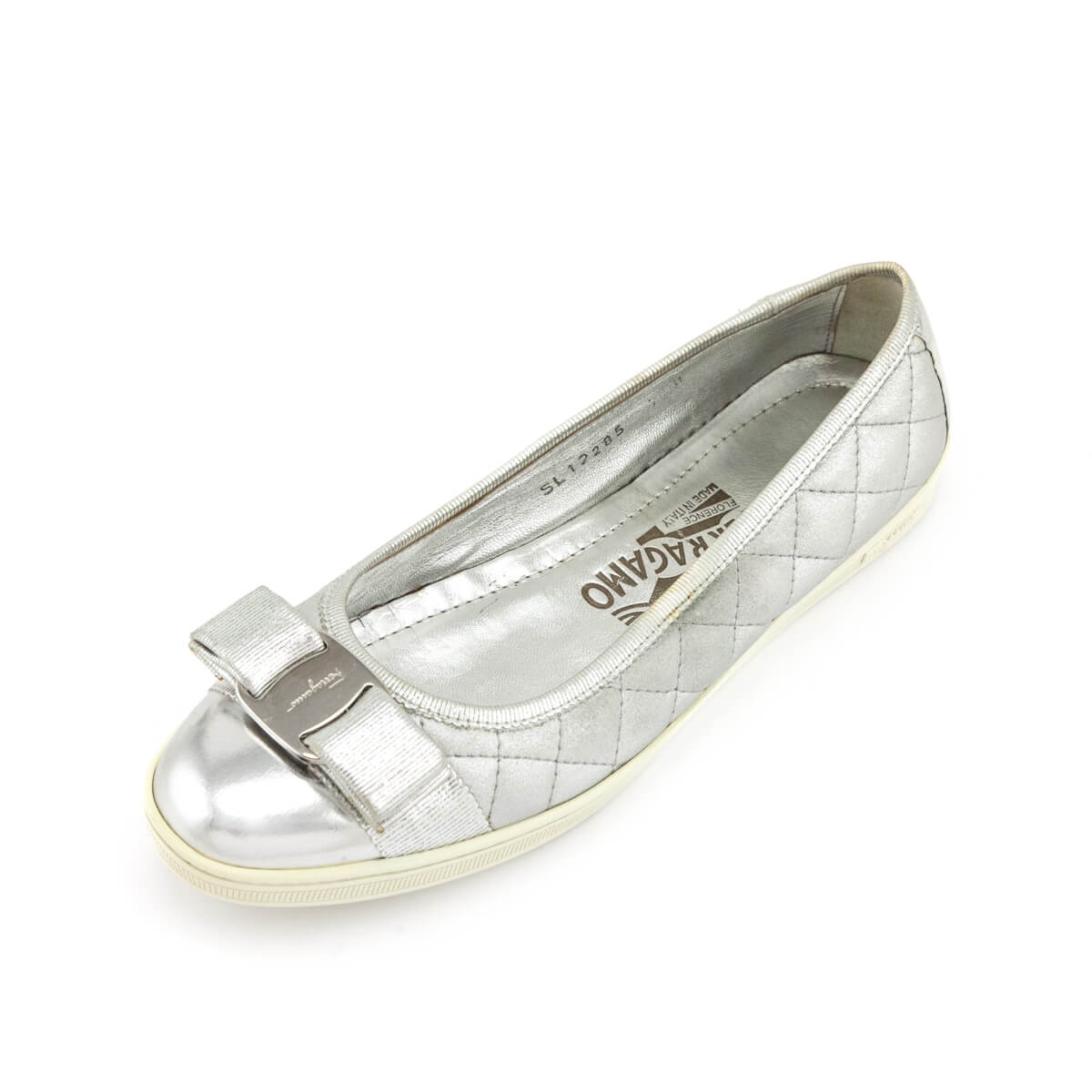 Ferragamo Silver Quilted Vara Bow Ballet Flats Size US 7 | IT 37 - Replica Handbag 
 - Replica Handbags 
Best Quality
 Designer Handbags 
Preloved Fashions