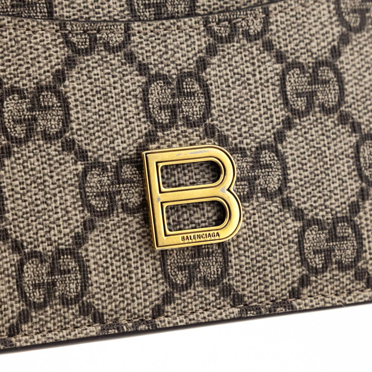 Gucci x Balenciaga Beige GG Supreme Monogram Zip Card Case - Replica Handbag 
 - Replica Handbags 
Best Quality
 Designer Handbags 
Preloved Fashions