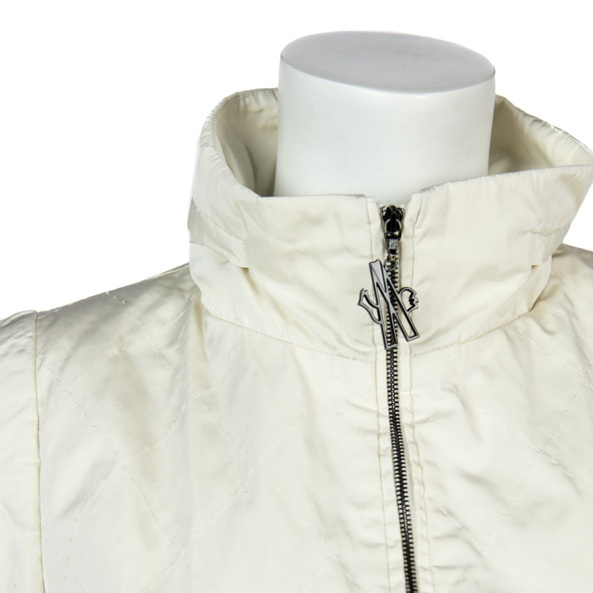 Moncler White Rain Jacket with Scarf Size M | 2 - Replica Handbag 
 - Replica Handbags 
Best Quality
 Designer Handbags 
Preloved Fashions