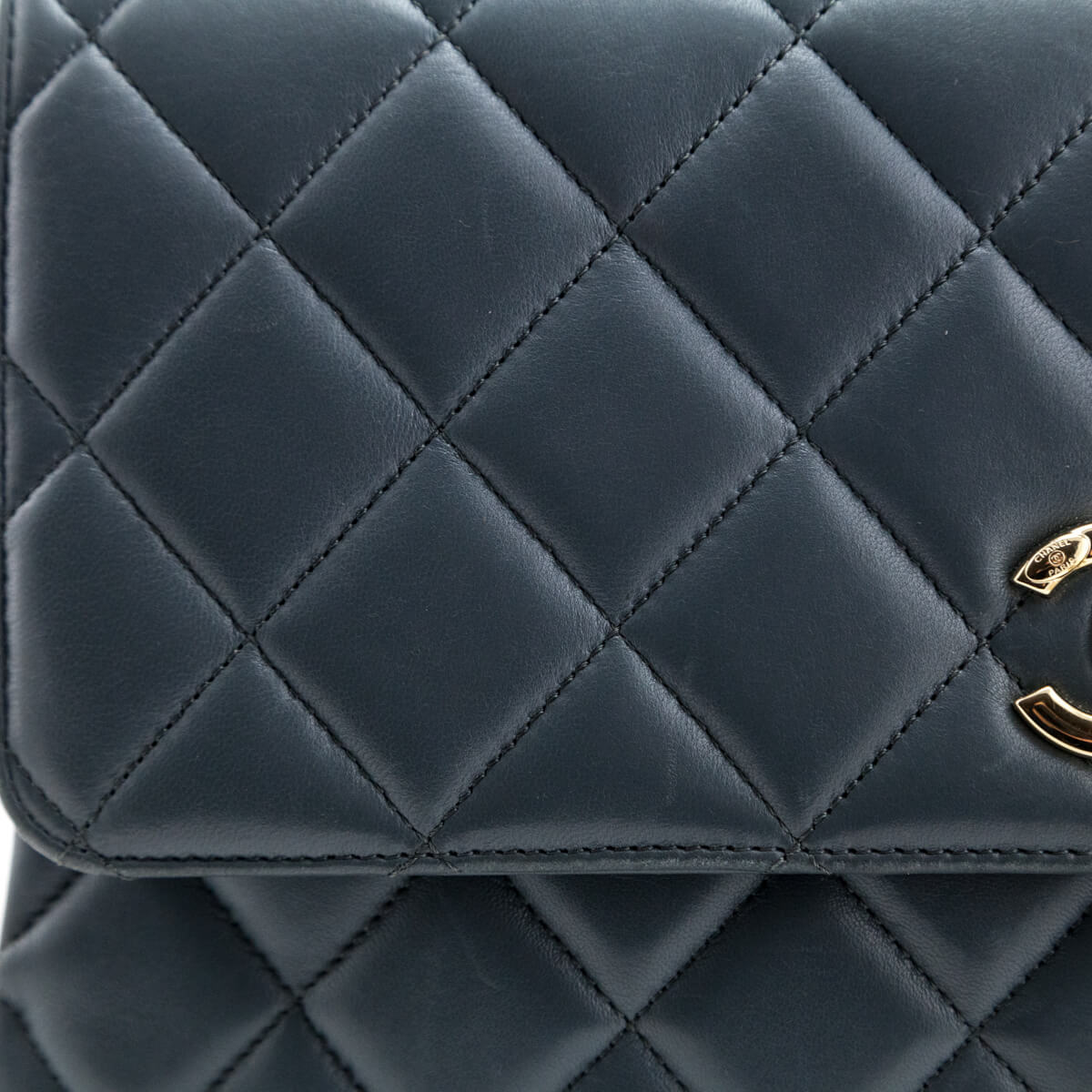 Chanel Blue Quilted Lambskin Large Trendy CC Top Handle GHW - Replica Handbag 
 - Replica Handbags 
Best Quality
 Designer Handbags 
Preloved Fashions