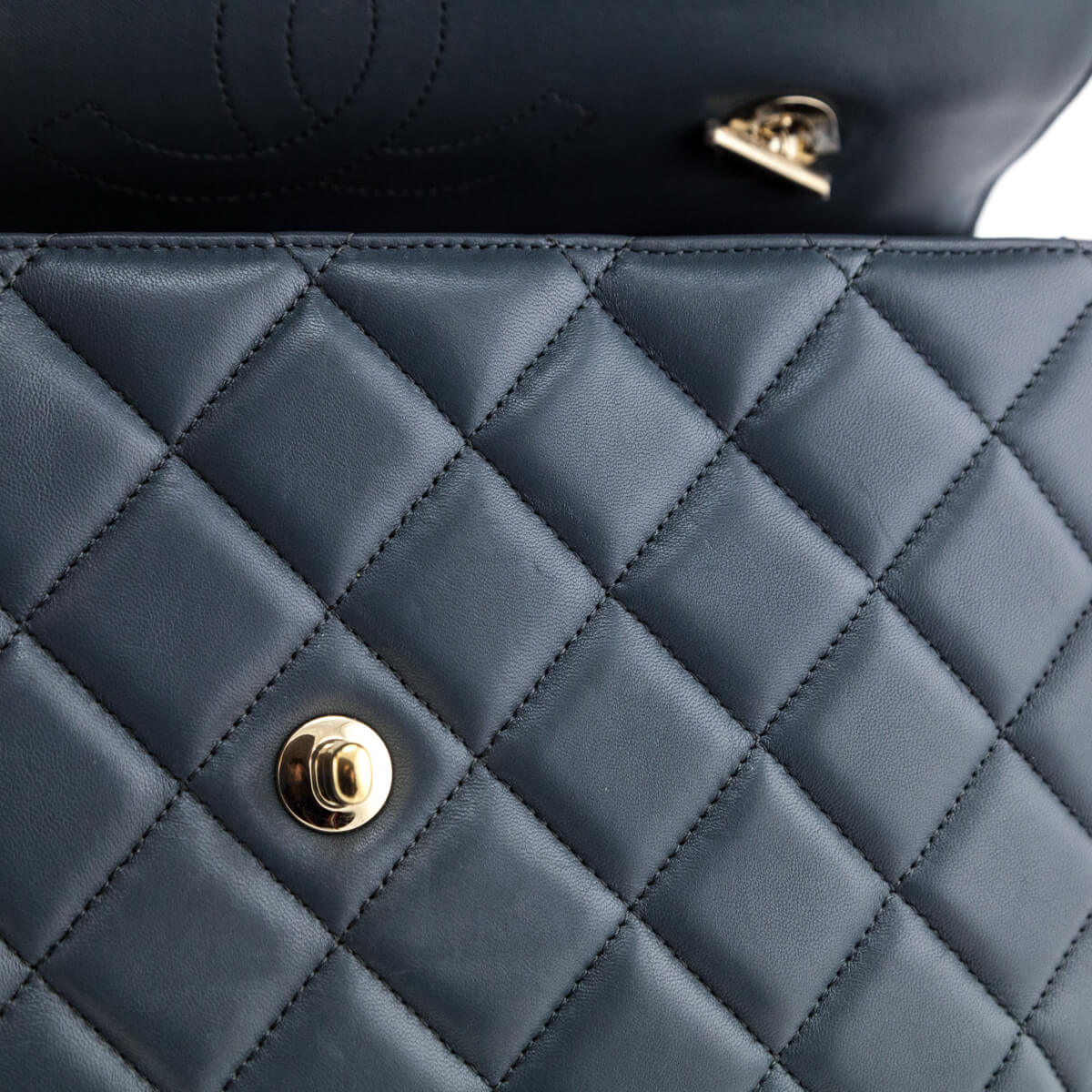 Chanel Blue Quilted Lambskin Large Trendy CC Top Handle GHW - Replica Handbag 
 - Replica Handbags 
Best Quality
 Designer Handbags 
Preloved Fashions