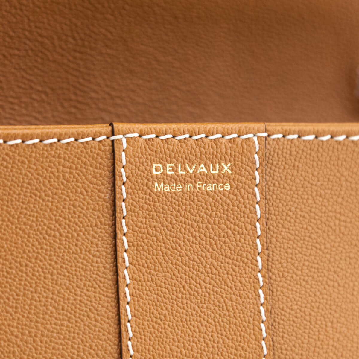 Delvaux Vegetal 
Ivory Rodeo Grained Calfskin Brillant Long Wallet Chain Surpique - Replica Handbag 
 - Replica Handbags 
Best Quality
 Designer Handbags 
Preloved Fashions