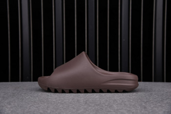 YEEZY SLIDE SOOT- G55495