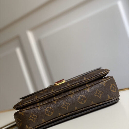 High Quality Luxury Louis Vuitton Pochette Metis Monogram product detail