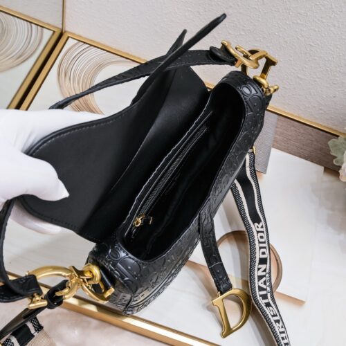High Quality Luxury Dior Saddle Bag With Strap Black Dior Oblique Embossed Calfskin product detail