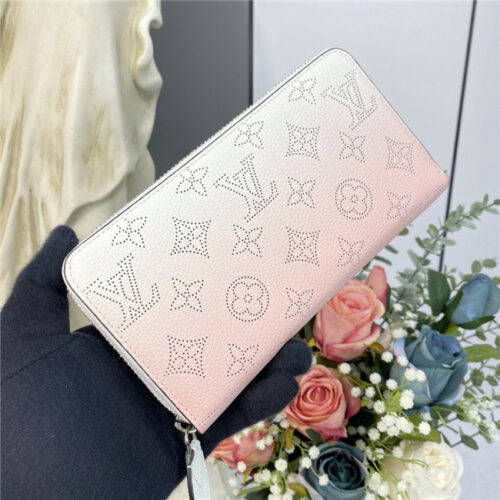 High Quality Luxury Louis Vuitton Zippy Wallet Mahina Light Pink
