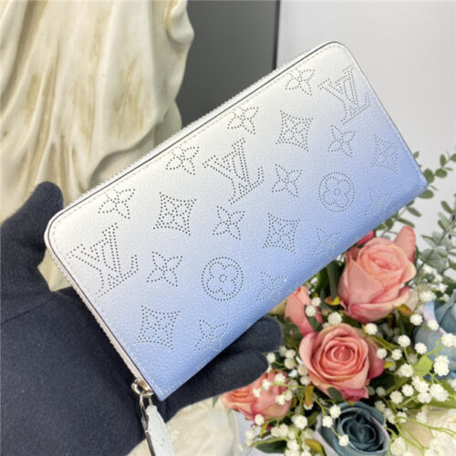 High Quality Luxury Louis Vuitton Zippy Wallet Mahina Blue