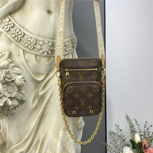 High Quality Luxury Louis Vuitton Utility Phone Sleeve