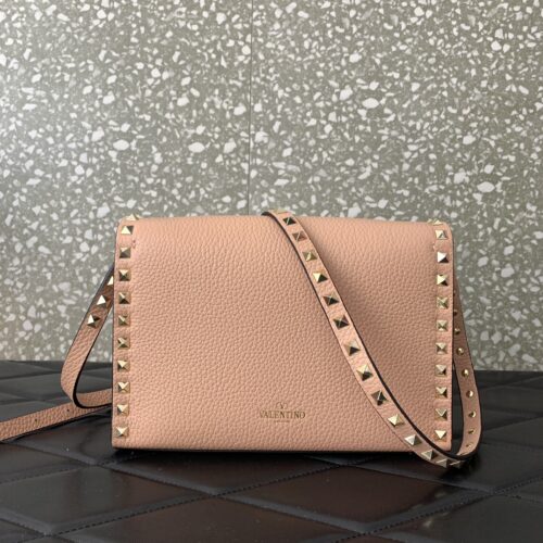 High Quality Luxury Valentino Garavani Rockstud Bag – Style 03594 alternate view