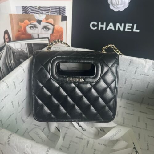High Quality Luxury Chanel Badge Flap Bag – Style 46901 alternate view