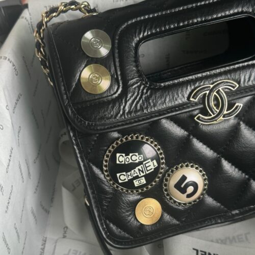 High Quality Luxury Chanel Badge Flap Bag – Style 46901 product detail