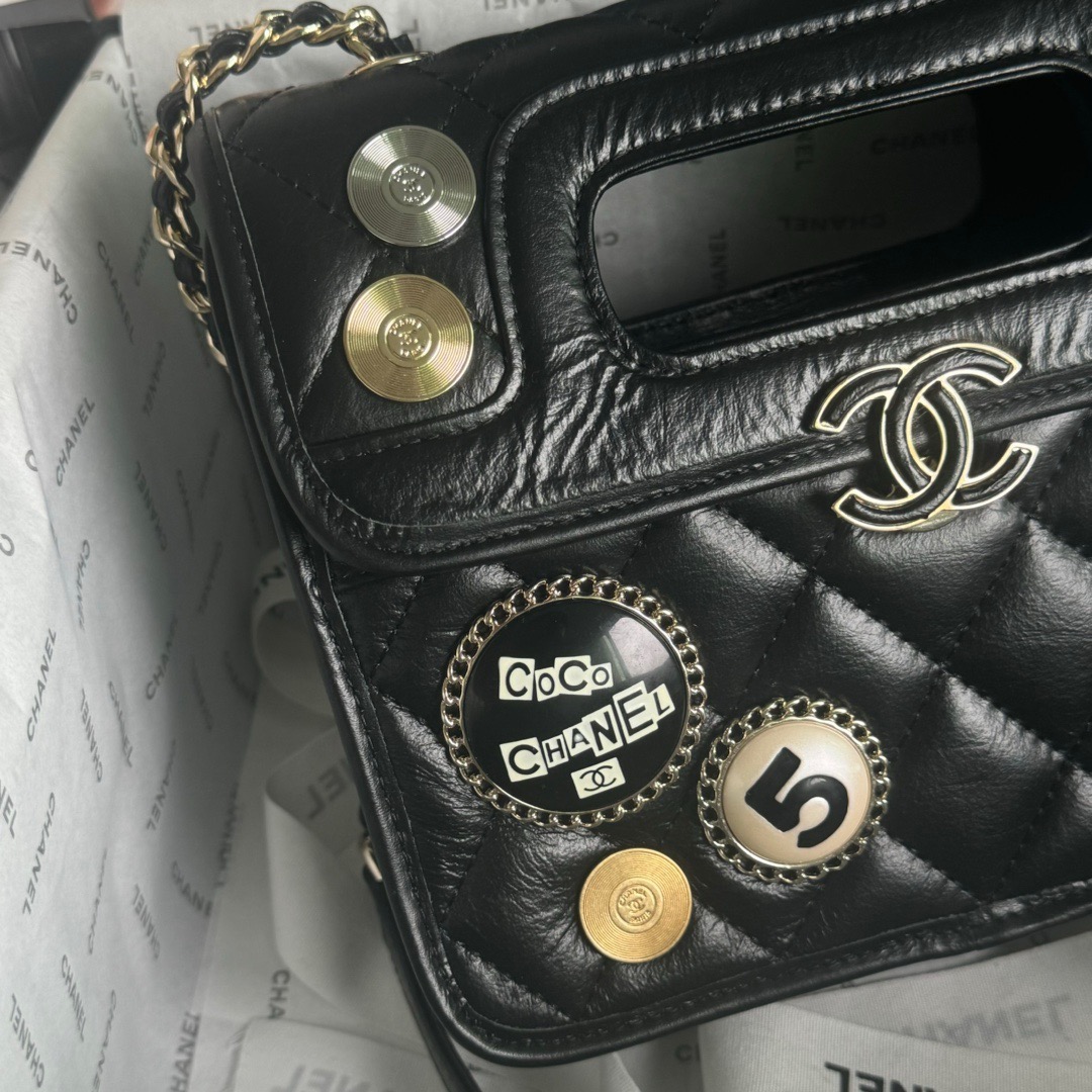 High Quality Luxury Chanel Badge Flap Bag – Style 46901 product detail
