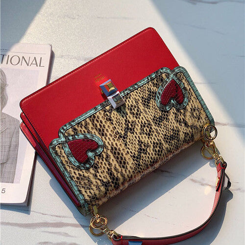 High Quality Luxury Fendi Kan I Bag – Style 32471 product detail