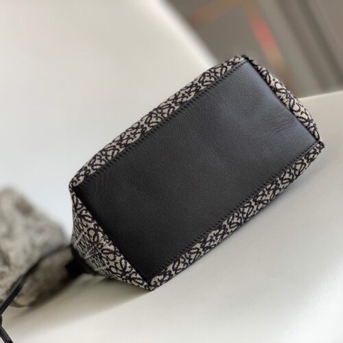 High Quality Luxury Loewe Cubi Anagram Bag – Style 26584 product detail