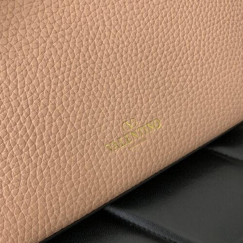 High Quality Luxury Valentino Garavani Rockstud Bag – Style 03594 product detail
