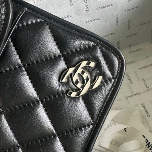High Quality Luxury Chanel Badge Flap Bag – Style 46901 product detail