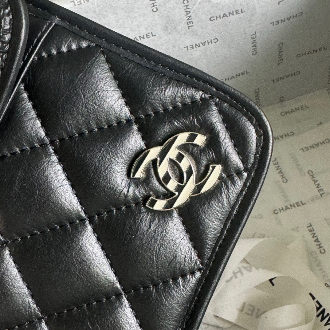 High Quality Luxury Chanel Badge Flap Bag – Style 46901 product detail