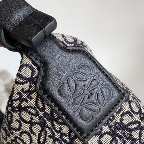 High Quality Luxury Loewe Cubi Anagram Bag – Style 26584 product detail
