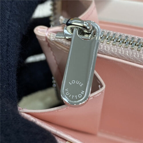 High Quality Luxury Louis Vuitton Zippy Wallet Mahina Light Pink product detail