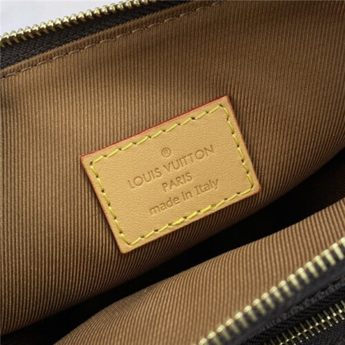 High Quality Luxury Louis Vuitton Utility Phone Sleeve product detail