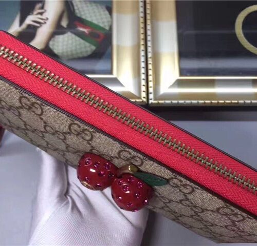 High Quality Luxury Gucci GG Supreme Zip Around Wallet With Cherries product detail