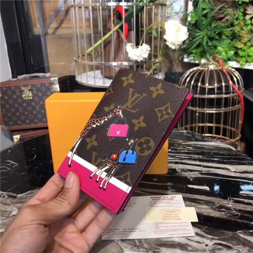 High Quality Luxury Louis Vuitton Passport Cover Monogram Canvas product detail