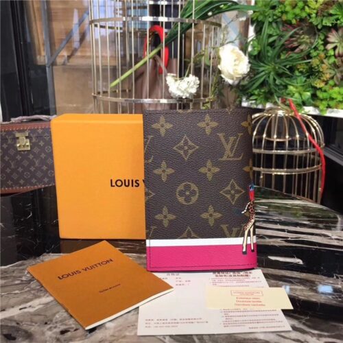 High Quality Luxury Louis Vuitton Passport Cover Monogram Canvas product detail