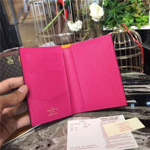 High Quality Luxury Louis Vuitton Passport Cover Monogram Canvas product detail