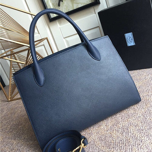 High Quality Luxury Prada Monochrome Saffiano Bag product detail