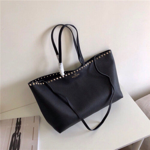 High Quality Luxury Valentino Garavani Rockstud Bags – Style 03672 product detail