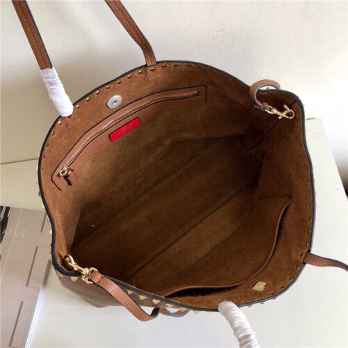 High Quality Luxury Valentino Garavani Rockstud Bags – Style 03669 product detail
