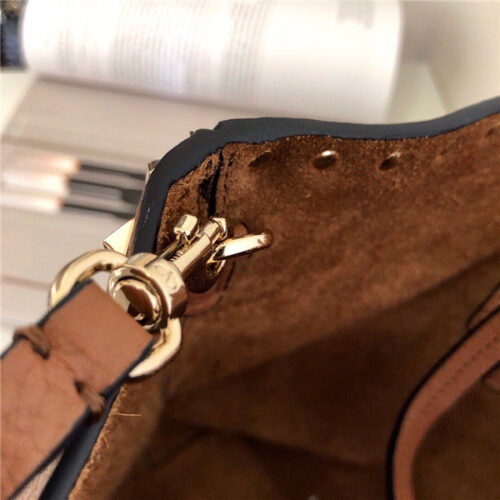 High Quality Luxury Valentino Garavani Rockstud Bags – Style 03669 product detail