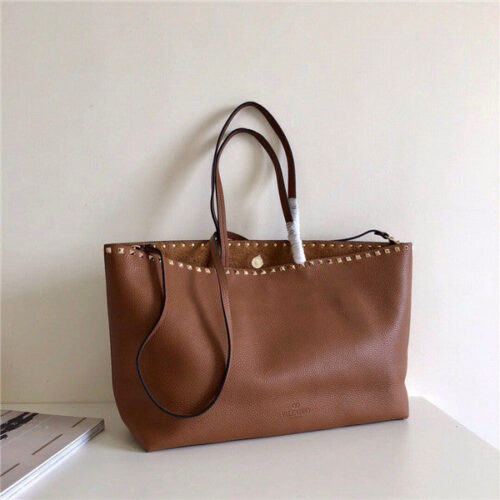 High Quality Luxury Valentino Garavani Rockstud Bags – Style 03669 product detail