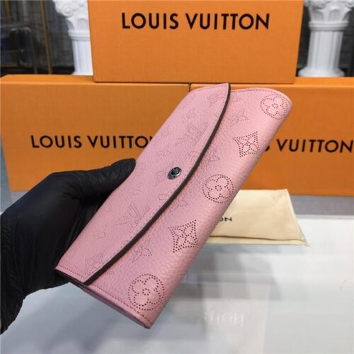 High Quality Luxury Louis Vuitton Iris Wallet Mahina Magnolia product detail