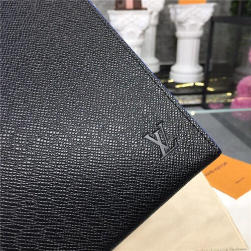 High Quality Luxury Louis Vuitton Pochette Voyage MM Taiga Leather product detail