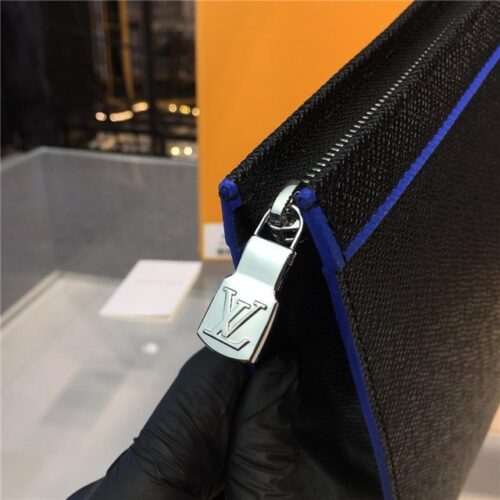High Quality Luxury Louis Vuitton Pochette Voyage MM Taiga Leather product detail