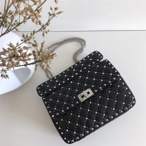 High Quality Luxury Valentino Garavani Rockstud Spike Large Leather Shoulder Bag product detail