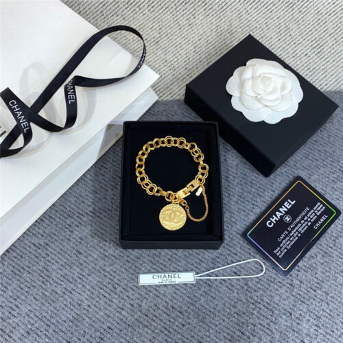High Quality Luxury Chanel Gold Bracelet alternate view