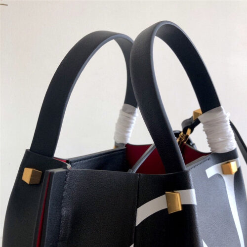 High Quality Luxury Valentino Garavani Escape Calfskin Shopping Bag – Style 03613 product detail