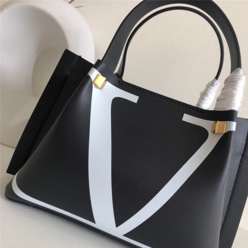 High Quality Luxury Valentino Garavani Escape Calfskin Shopping Bag – Style 03613 product detail