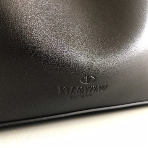 High Quality Luxury Valentino Garavani Escape Calfskin Shopping Bag product detail