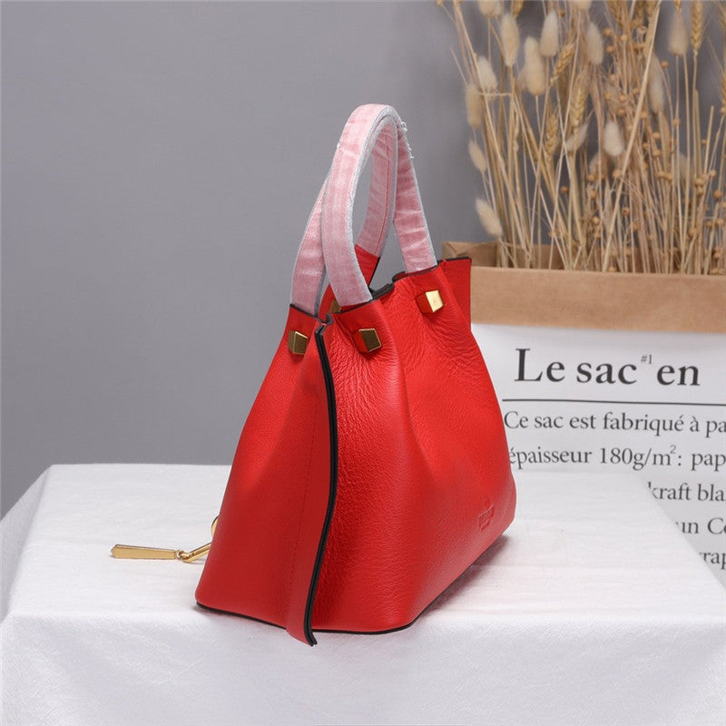 High Quality Luxury Valentino Garavani Vlogo Escape Tote Bag – Style 03771 product detail