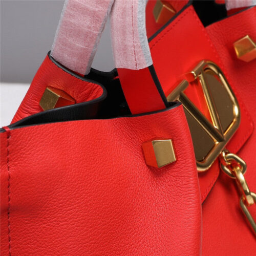 High Quality Luxury Valentino Garavani Vlogo Escape Tote Bag – Style 03771 product detail