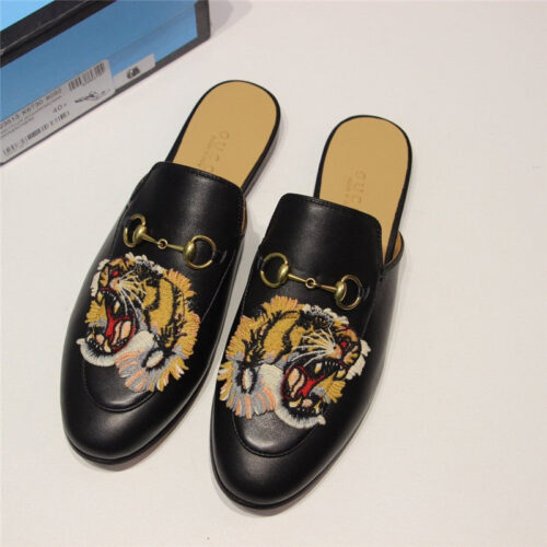 High Quality Luxury Gucci Princetown Leather Tiger Slipper Black alternate view