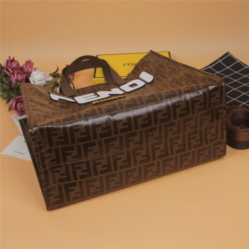 High Quality Luxury Fendi Mania Shopping Bag White product detail