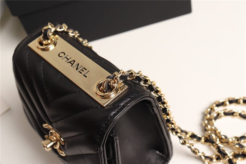 High Quality Luxury Chanel Classic Chain Pouch product detail