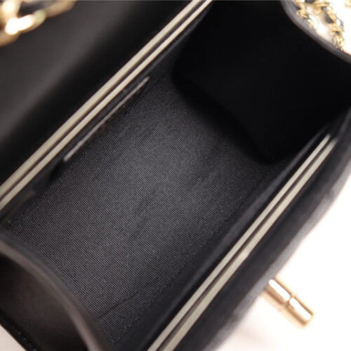 High Quality Luxury Chanel Classic Chain Pouch product detail