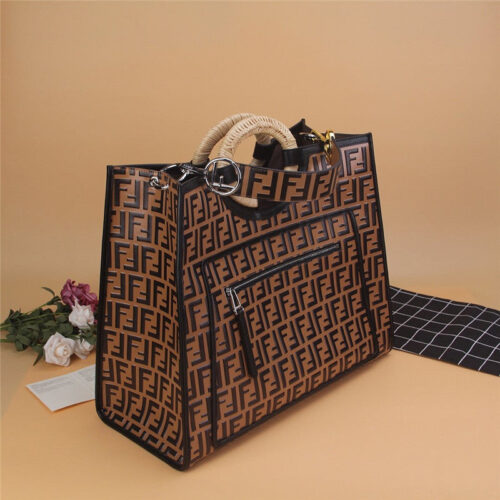 High Quality Luxury Fendi Runaway Shopping Bag Brown product detail