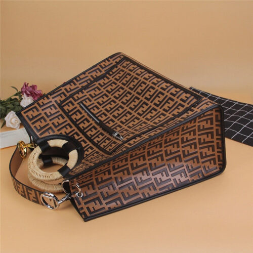High Quality Luxury Fendi Runaway Shopping Bag Brown product detail